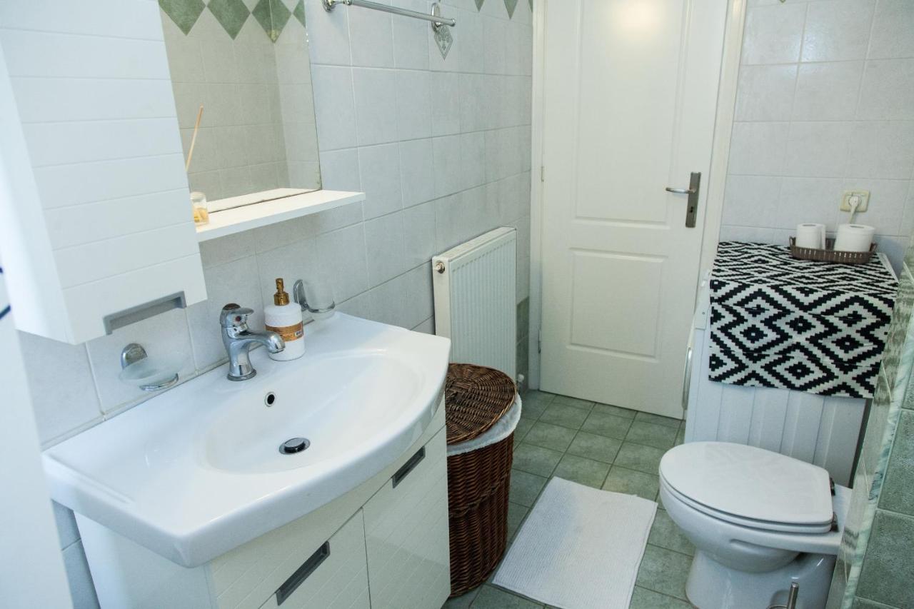Lovely Apt In Peristeri Athens Ngoại thất bức ảnh