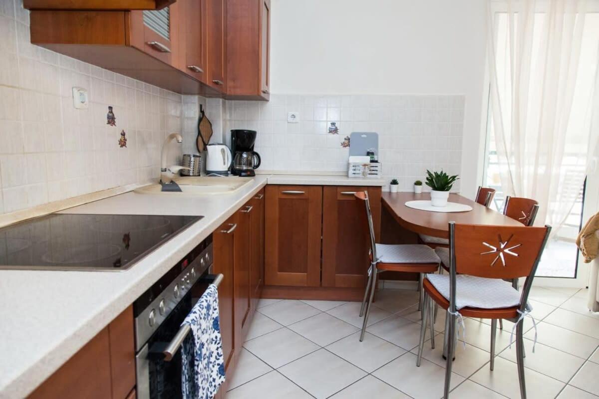 Lovely Apt In Peristeri Athens Ngoại thất bức ảnh