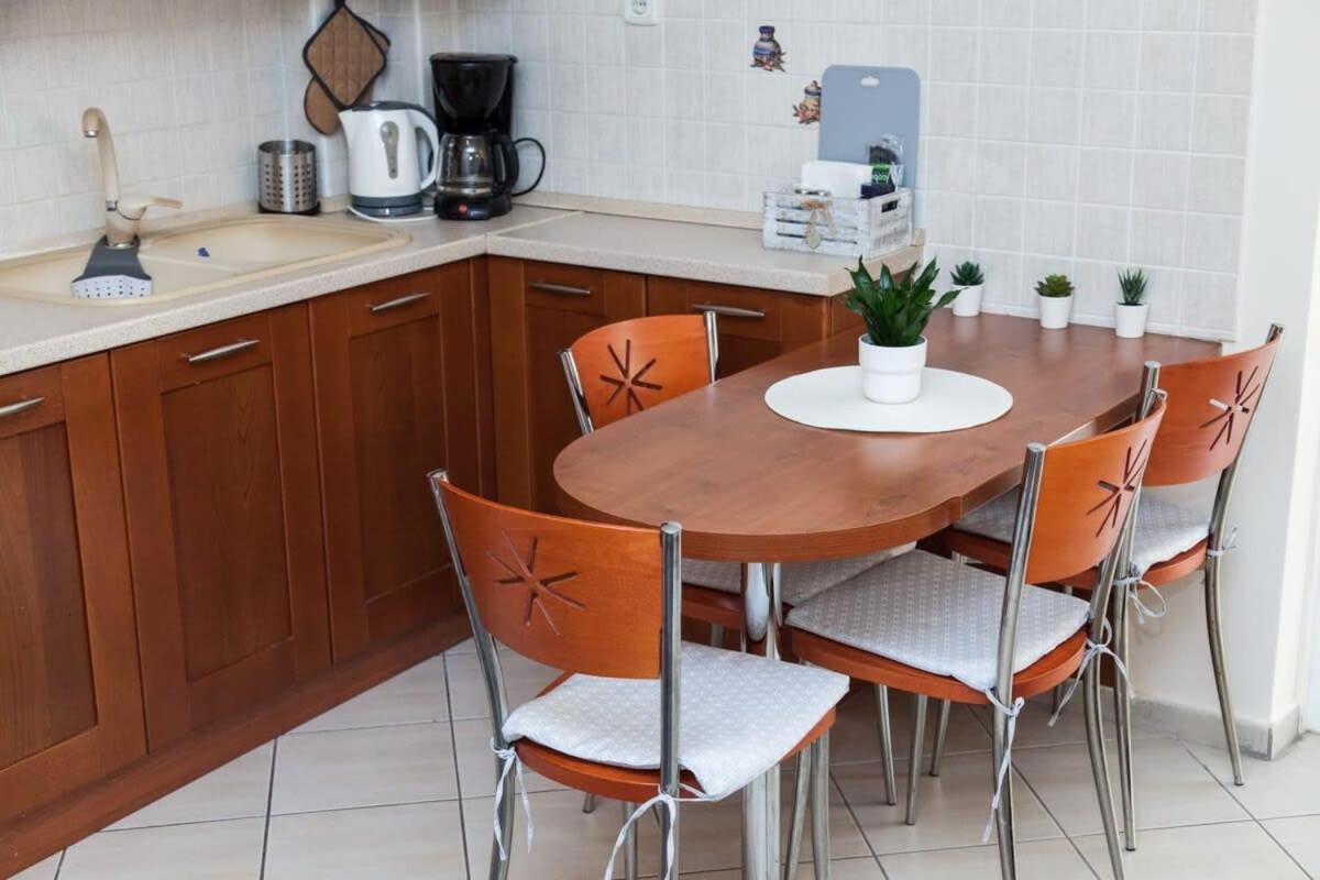 Lovely Apt In Peristeri Athens Ngoại thất bức ảnh